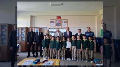 Arpaçay Kaymakamı Mehmet Abdulkadir Güvenç ve Belediye Başkanı Zeki Elma,