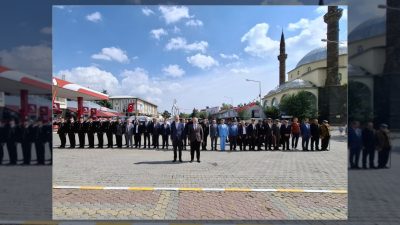 Arpaçay'da 19 Eylül Gaziler Günü dolayısıyla Cumhuriyet Meydanı Atatürk Anıtı