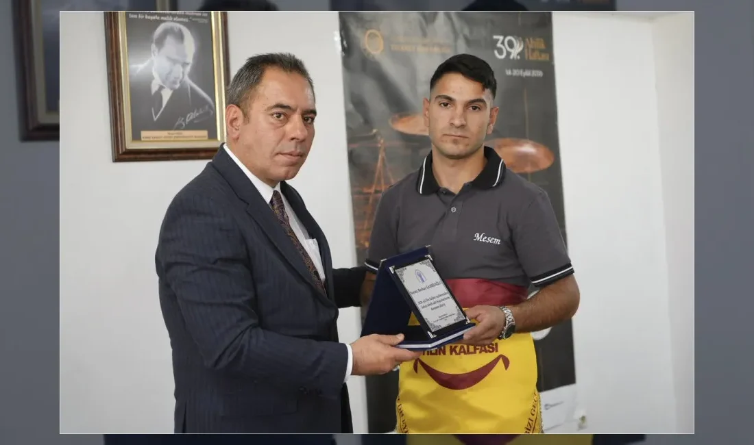 Kars Belediye Başkanı Ötüken Senger, Ahilik Haftası Kutlamaları kapsamında esnaf